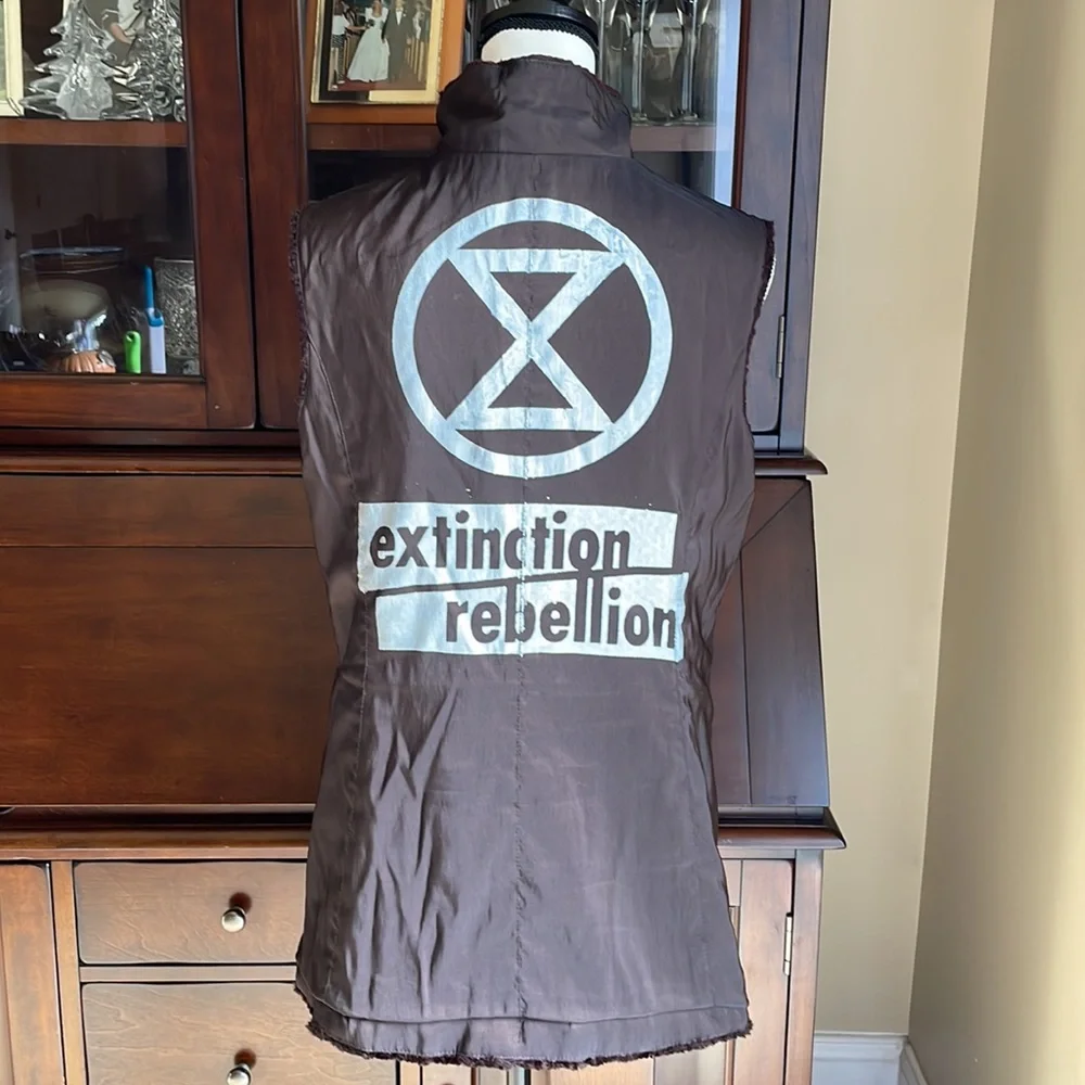 Mycra Pac Tour Reversible Faux Fur Vest Extinction Rebellion Logo 1 S/M Long